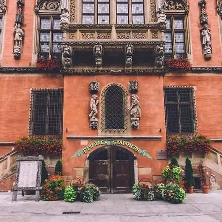 Apartment Old Town Rynek 24- Piwnica Swidnicka. *